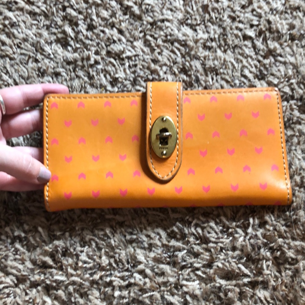 Fossil wallet orange pink arrows leather